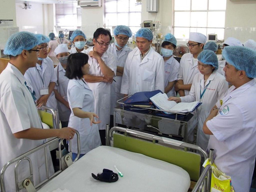 Sinh viên ngành y gặp khó vì tỉnh ngưng trợ cấp