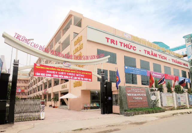 Chưa kê biên trường CĐ Văn hóa Nghệ thuật và Du lịch Sài Gòn.