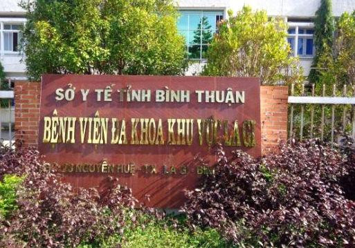 Bệnh viện Đa khoa khu vực La Gi, nơi T. nhảy lầu bỏ trốn khỏi bệnh viện.