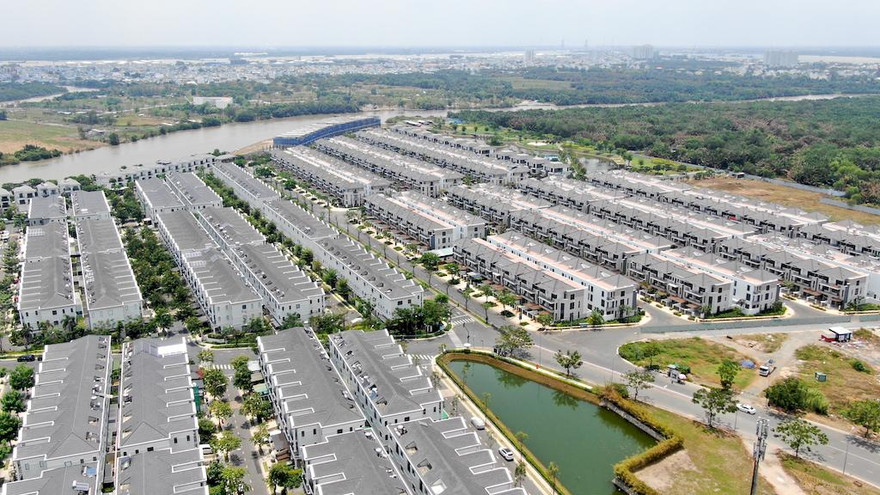 Dù chịu nhiều tác động từ dịch COVID-19 nhưng giá bán bất động sản nhà liền thổ tại thị trường thứ cấp tại TPHCM lại có mức tăng khá ấn tượng.