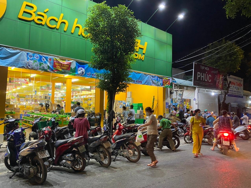 Bình Thuận phát thông báo khẩn, tìm người liên quan 13 điểm có ca nghi mắc COVID-19.