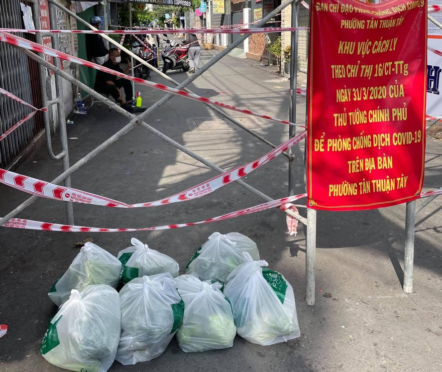 F0 trực chốt vùng xanh, đi phát lương thực, gần 100 người trở thành F1