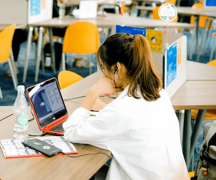 Dành 25 tỷ đồng hỗ trợ sinh viên bị ảnh hưởng bởi dịch COVID-19