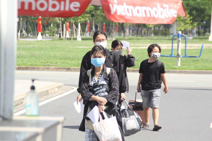 Cập nhật: Sinh viên khẩn trương rời ký túc xá, nhường chỗ làm khu cách ly COVID-19