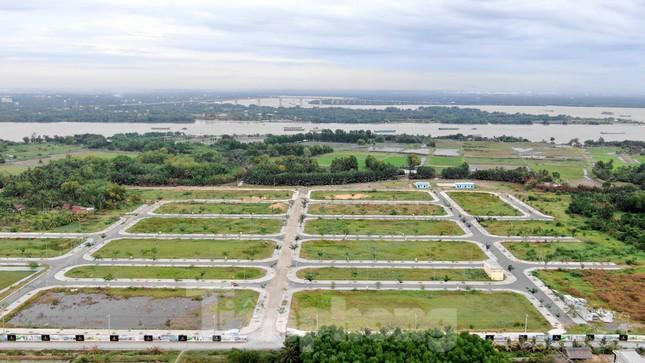 Trong quý 3/2021, thị trường thứ cấp giảm giá cục bộ ở một số dự án và khu vực, mức giảm khoảng 5-7% so với tháng 5/2021.