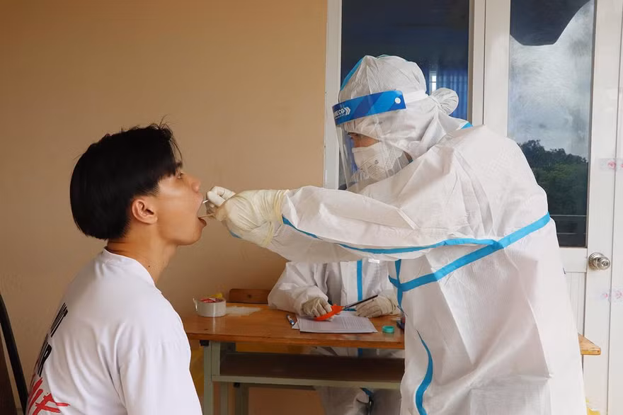 Không bố trí chuyên cơ để vận chuyển đề thi ra Côn Đảo