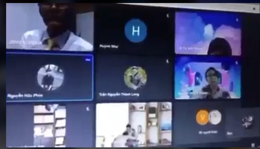 Một nam sinh viên lộ clip nhạy cảm khi học trực tuyến