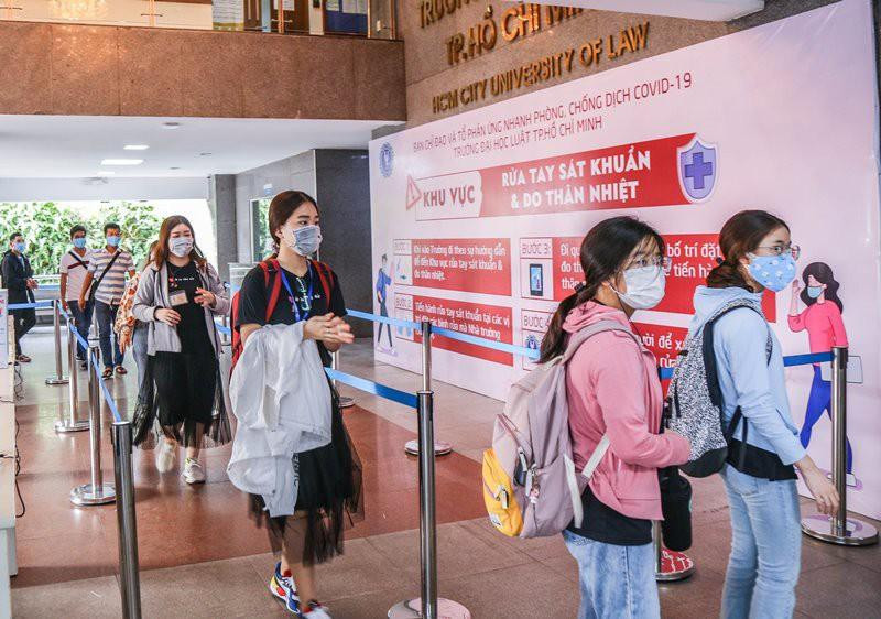 Ra khỏi TP. HCM dịp lễ, sinh viên phải khai báo y tế khi quay lại giảng đường