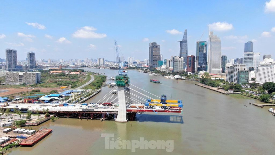 Bộ Giao thông muốn giao địa phương làm đường Vành đai 4 TPHCM. Ảnh minh họa công trình cầu Thủ Thiêm 2.