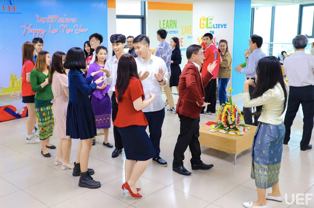Sinh viên Lào đón tết truyền thống tại trường đại học