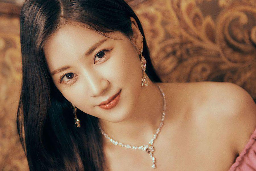 Chorong (Apink) đáp trả "cực gắt" khi bạn thời thơ ấu tiết lộ sai sự thật về mình