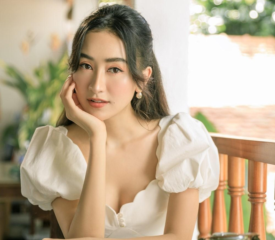 Á hậu Hà Thu khoe vẻ đẹp trong trẻo và giọng hát trữ tình khiến dân mạng ‘xôn xao’