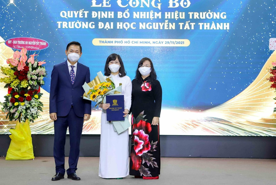 Công bố và trao quyết định bổ nhiệm Hiệu trưởng trường ĐH Nguyễn Tất Thành 