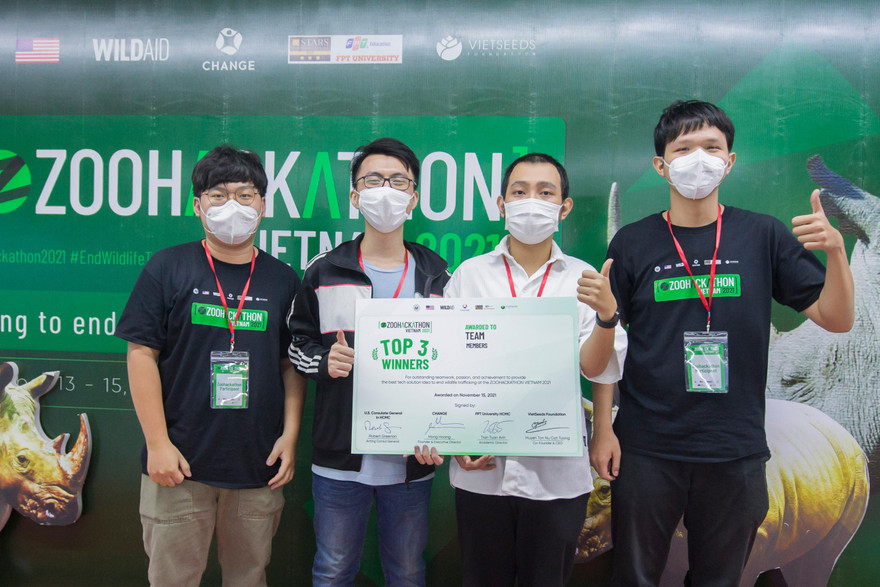 Vinh danh ba sáng tạo công nghệ bảo vệ động vật hoang dã của bạn trẻ