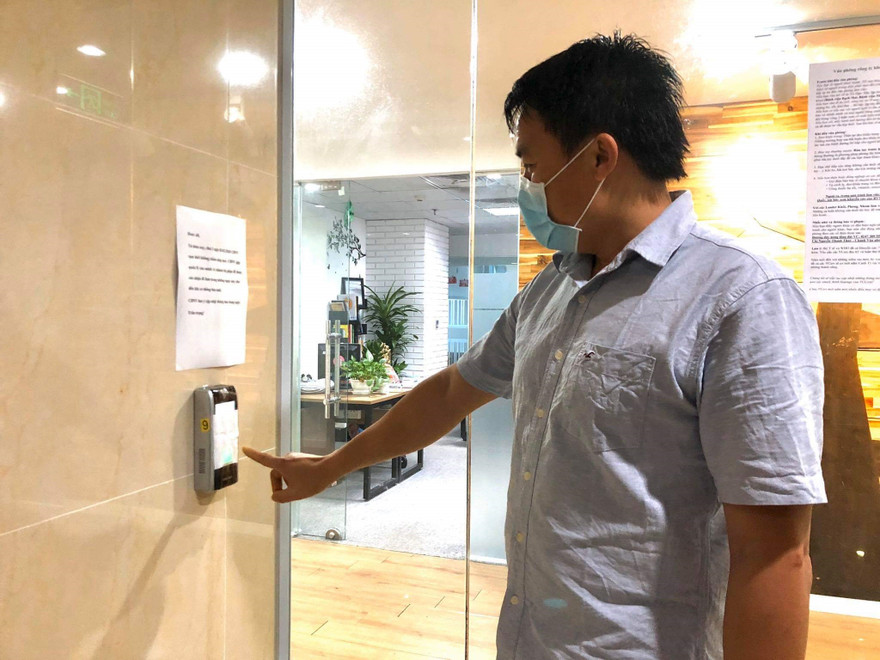 Máy chấm vân tay đã được bịt lại