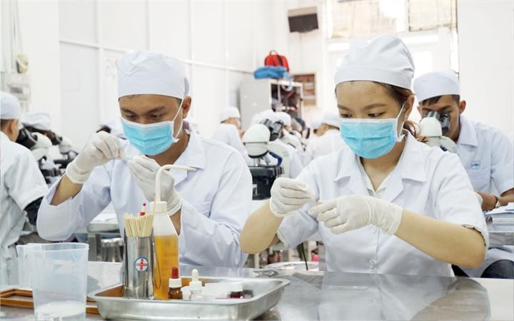 Trường ĐH Y Hà Nội đào tạo khẩn cấp về chẩn đoán, điều trị COVID-19 cho miễn phí.