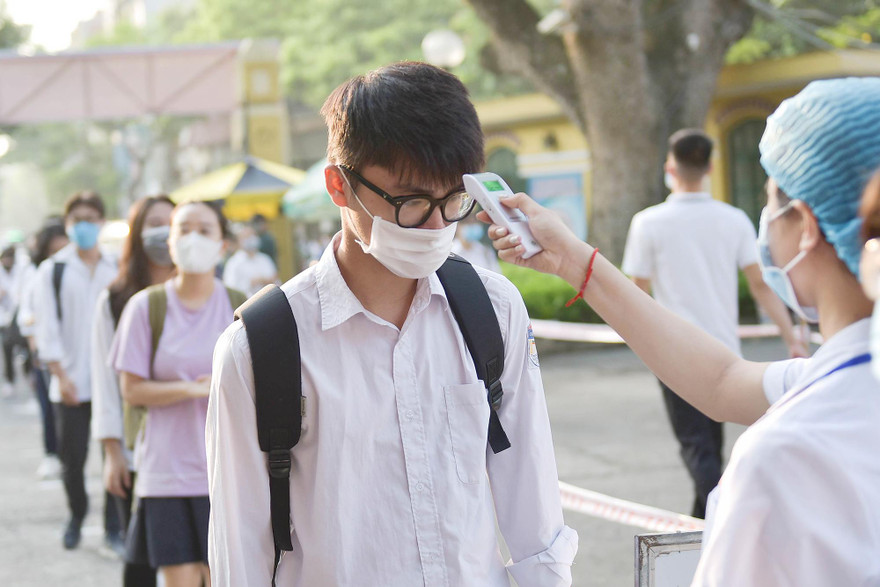 Thí sinh tham dự đợt 1 kỳ thi tốt nghiệp THPT 2021. Ảnh: DƯƠNG TRIỀU.