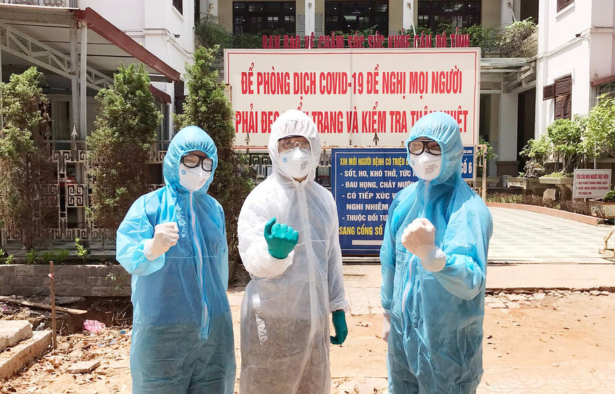 Thầy thuốc trẻ xung kích, tình nguyện tuyến đầu chống dịch