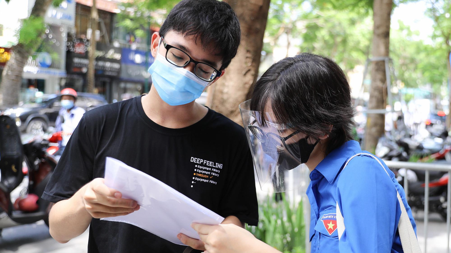 Thí sinh tham dự kỳ thi tốt nghiệp THPT 2021. Ảnh: DƯƠNG TRIỀU