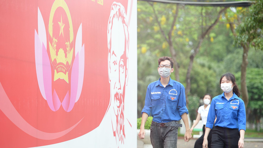 Sinh viên Học viện Nông nghiệp Việt Nam hăng hái tham gia bầu cử Hội đồng nhân dân các cấp.