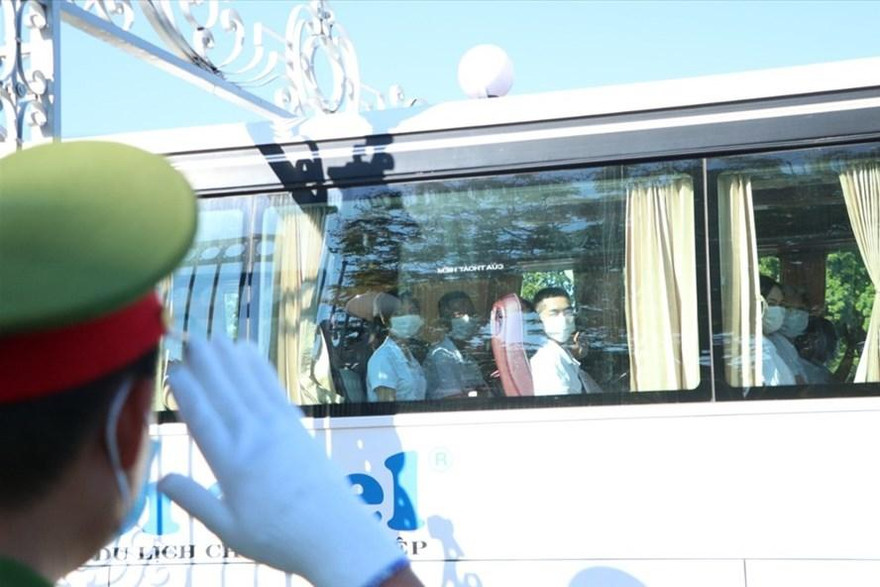 Hơn 100 sinh viên, cán bộ y tế Huế lên đường hỗ trợ miền Nam chống dịch