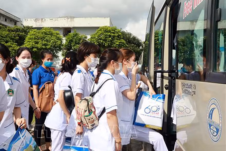 54 “chiến sĩ áo trắng” tình nguyện vào tâm dịch Bắc Giang