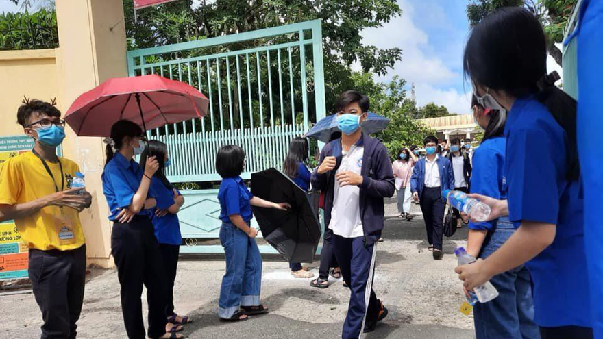 Trong bối cảnh cả nước đang chung tay chống dịch, kỳ thi tốt nghiệp THPT năm 2021 đã diễn ra an toàn và nghiêm túc.