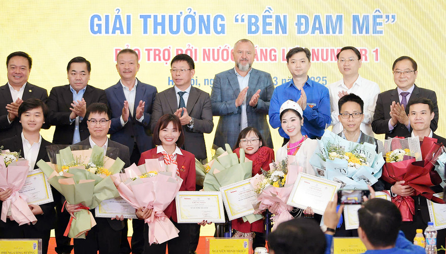 Những nhà khoa học trẻ 'truyền lửa' đam mê 