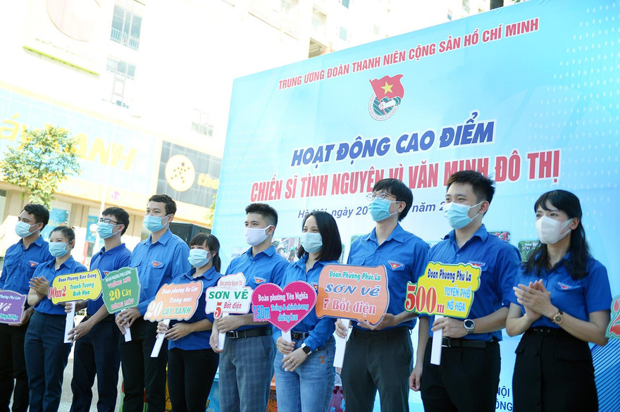 Đoàn viên, thanh niên tình nguyện vì văn minh đô thị