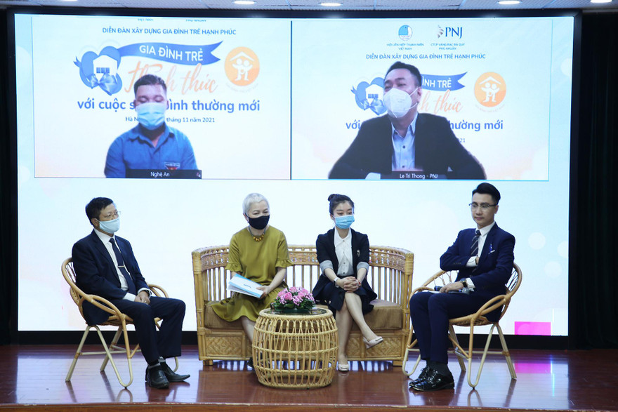 T.Ư Hội LHTN Việt Nam phối hợp với PNJ tổ chức Diễn đàn “Gia đình trẻ - Thách thức với cuộc sống bình thường mới”, ngày 7/11. Ảnh: LÂM ĐĂNG HẢI