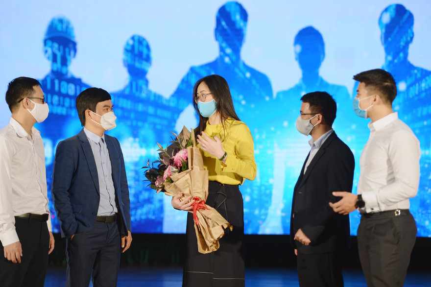 Diễn đàn Trí thức trẻ Việt Nam toàn cầu lần thứ IV, năm 2021 do T.Ư Đoàn tổ chức với sự phối hợp của Ủy ban Nhà nước về người Việt Nam ở nước ngoài, Bộ Thông tin và Truyền thông, Bộ Kế hoạch và Đầu tư, Bộ Khoa học và Công nghệ và Vietinbank tài trợ.