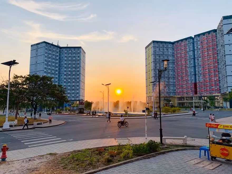 Nếu không có việc cần thiết, sinh viên KTX ĐHQG TP. HCM nên trở về nhà