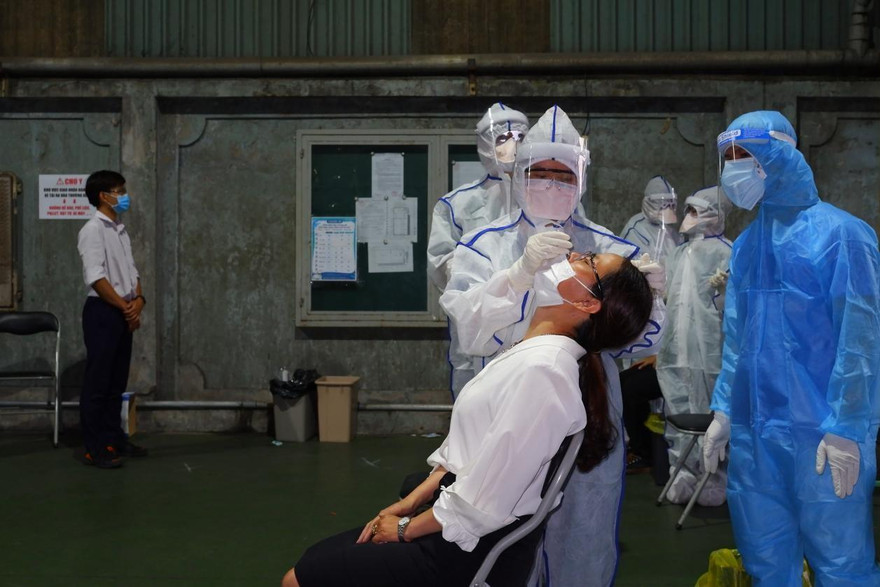 Hai nữ sinh viên tại TP. HCM dương tính SARS-CoV-2