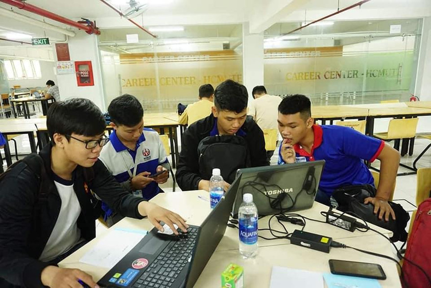 Trường ĐH Sư phạm Kỹ thuật TP. HCM kéo dài học trực tuyến đến cuối tháng Năm