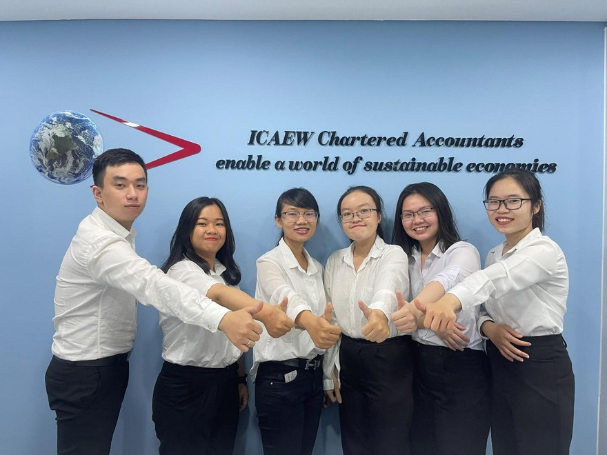 6 thành viên đội đại diện khu vực phía Nam trong 14 học viên ICAEW CFAB Việt Nam tham dự chung kết cuộc thi khu vực diễn ra vào ngày 22/5 tới.