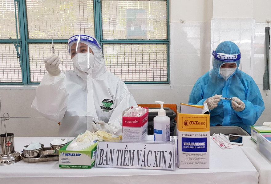TPHCM sẵn sàng chi viện nhân lực tiêm vắc xin tại các tỉnh đang bùng dịch