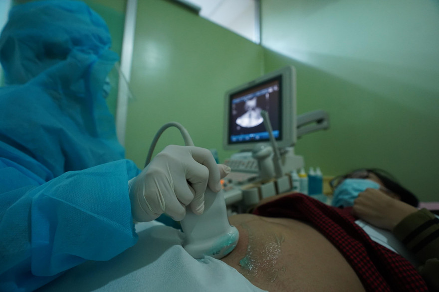 Khám nội tổng quát miễn phí cho phụ nữ đã mắc COVID-19