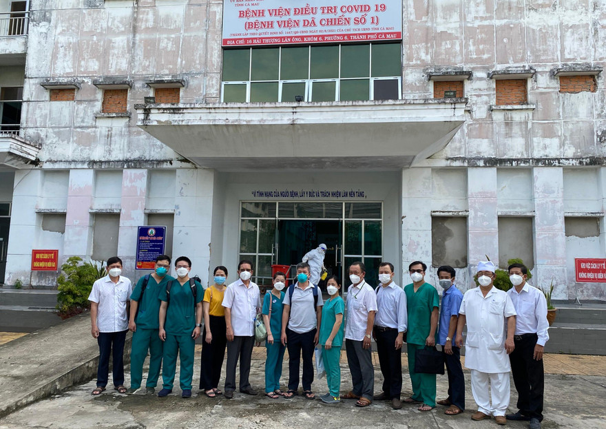 Bác sĩ Bệnh viện Chợ Rẫy về Cà Mau hỗ trợ chống dịch COVID-19