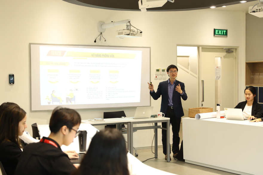 Sinh viên trường Đại học Anh quốc Việt Nam học làm báo chuyên nghiệp