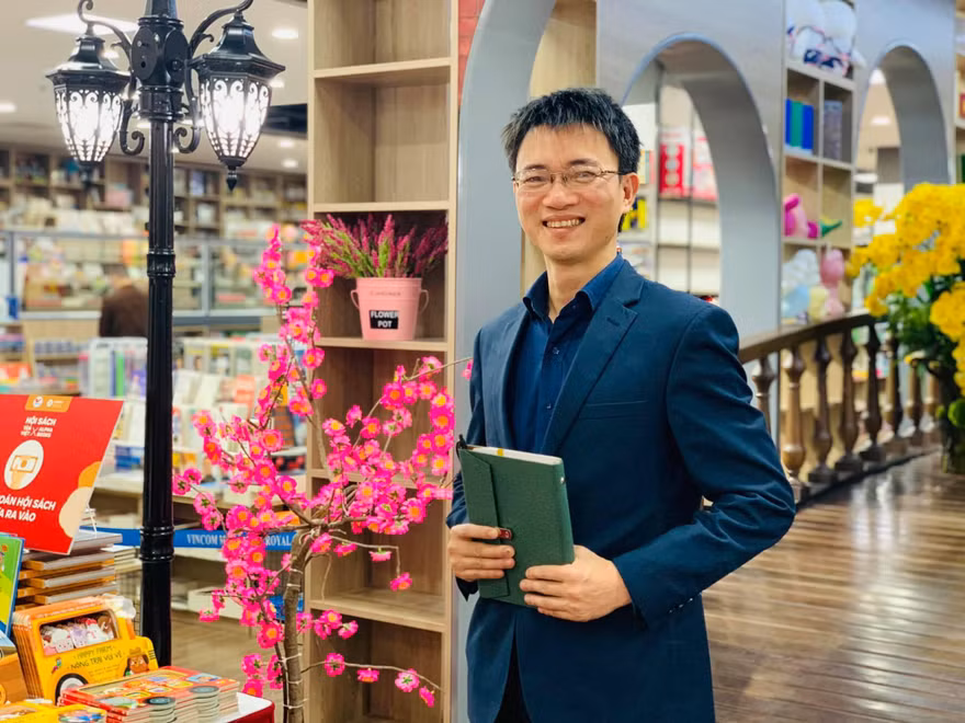 Diễn giả, nhà báo Nguyễn Tuấn Anh