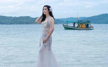 Hoa hậu Giáng My khoe đường cong quyến rũ ở tuổi U50