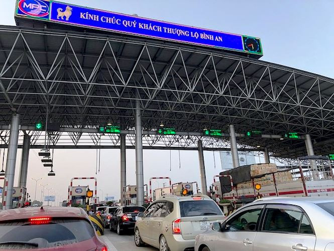 Ùn tắc tại trạm thu phí Pháp Vân - Cầu Giẽ