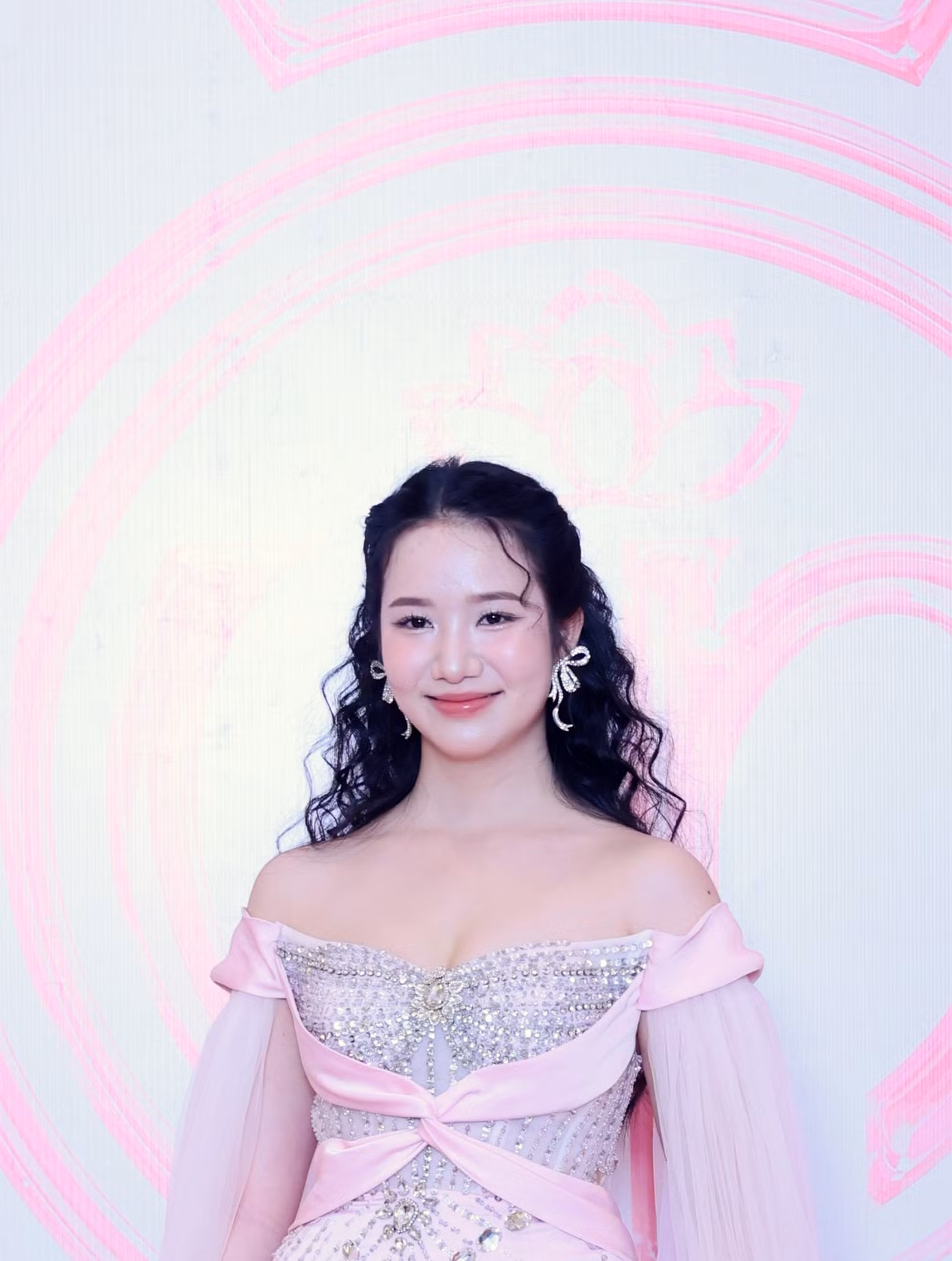 phuong-nhi.jpg