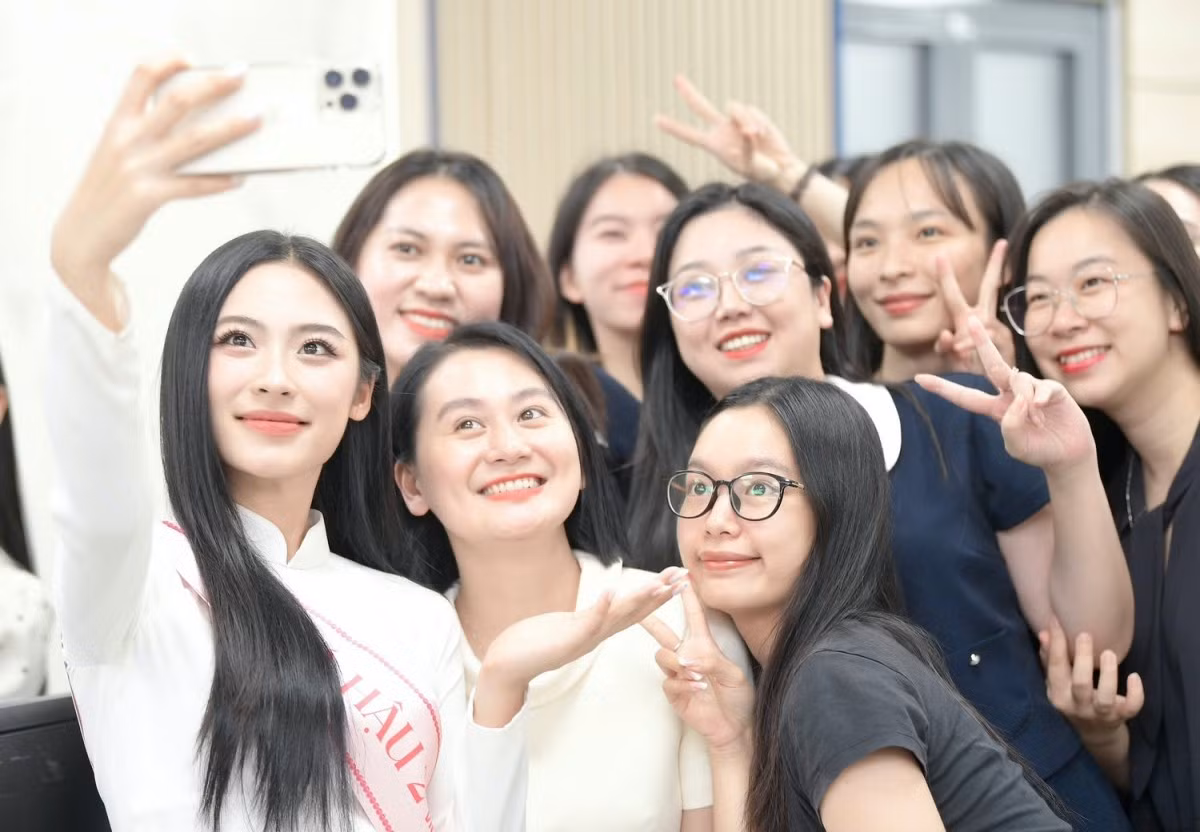 van-nhi6.jpg