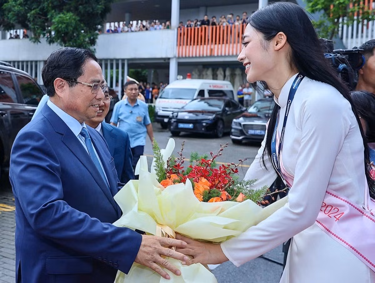 van-nhi.jpg
