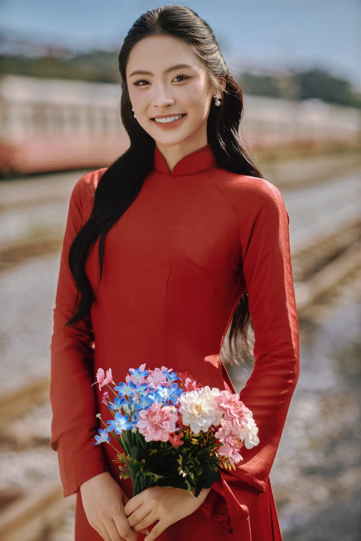 van-nhi.jpg