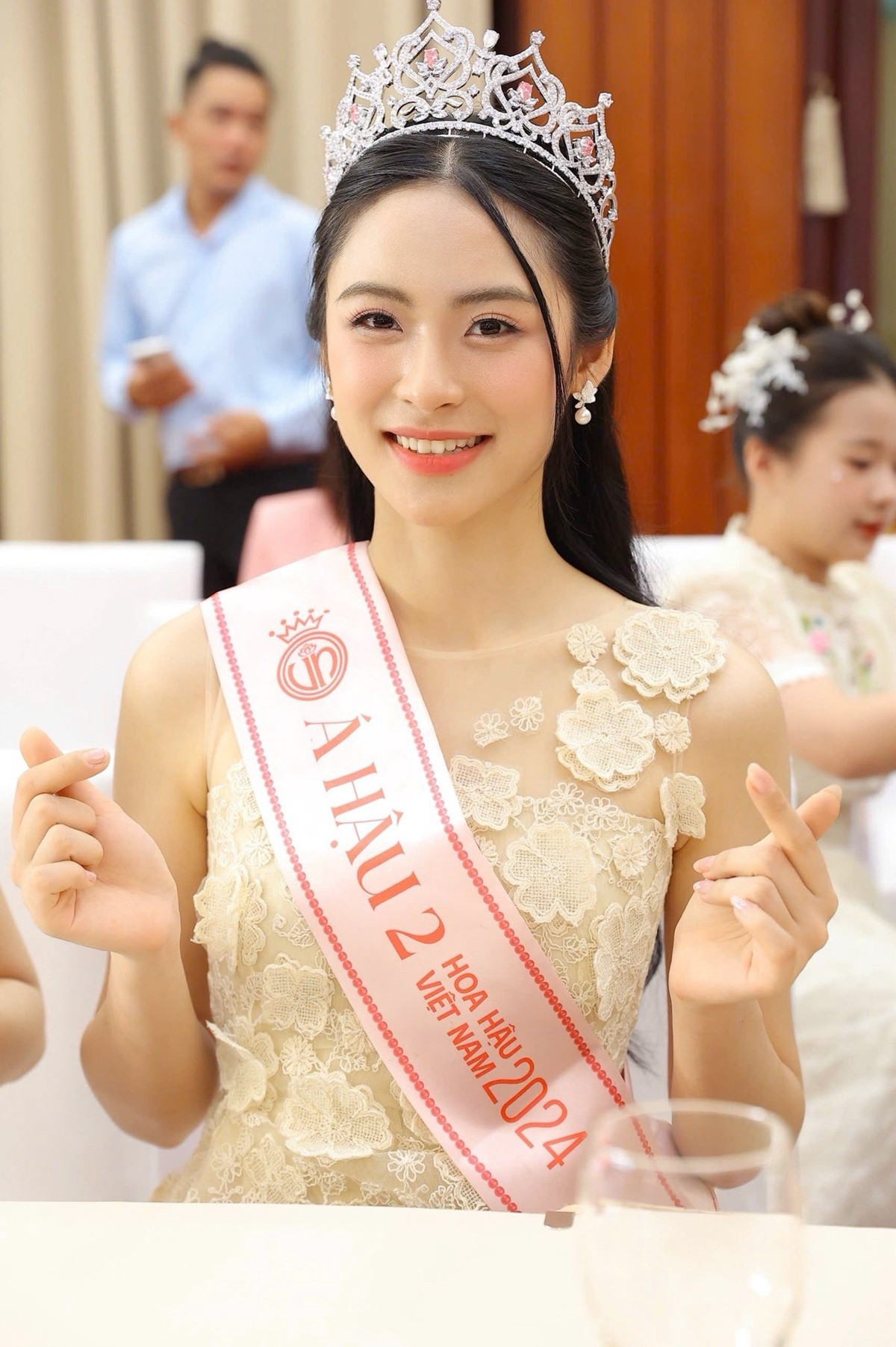 van-nhi.jpg