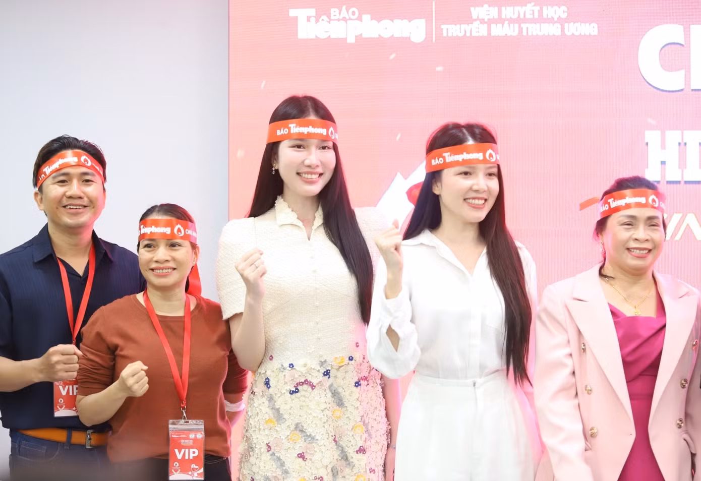 chu-nhat-do2.jpg