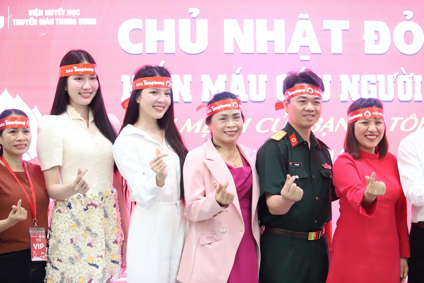 chu-nhat-do3.jpg