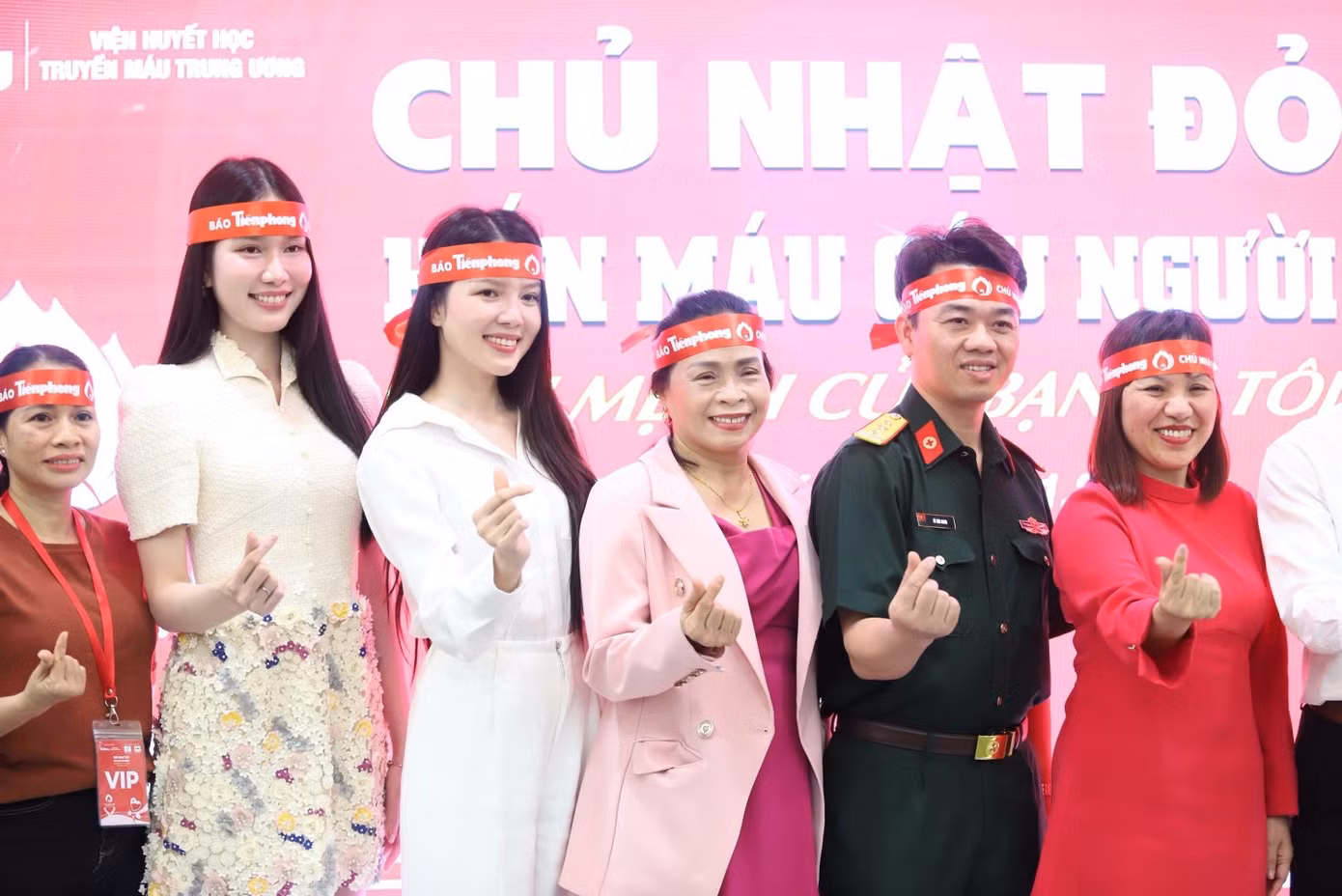 chu-nhat-do3.jpg